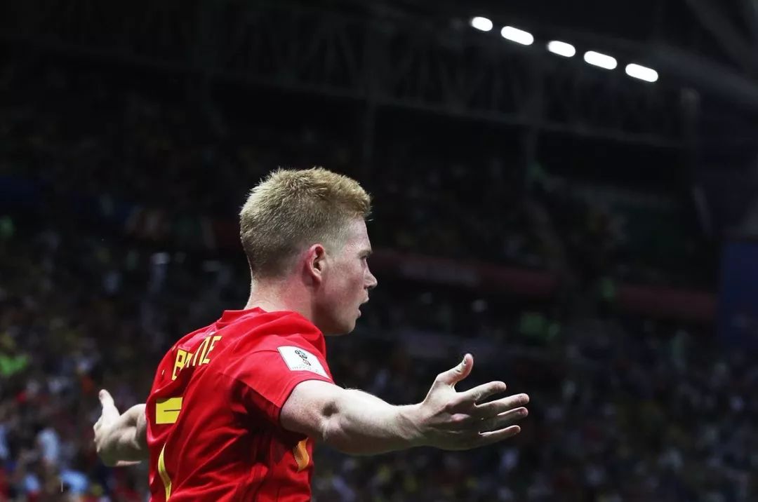 半场：巴萨4-0毕包，费尔明1射2传，巴尔德吉、拉菲尼亚传射